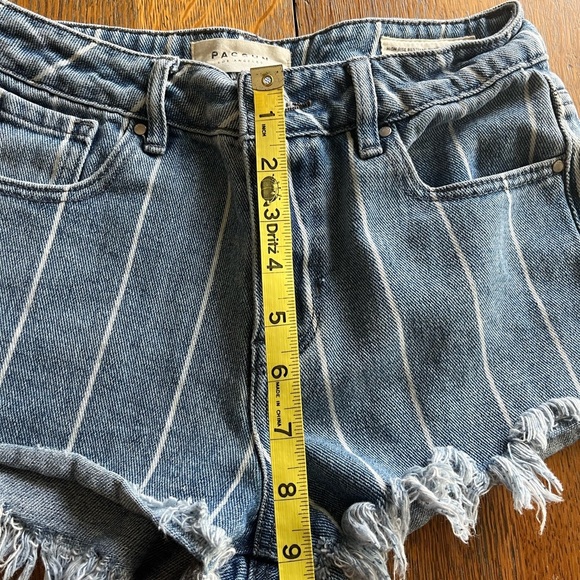 PacSun Blue Striped Jean Shorts Frayed Hemline High Rise Festival Shorts Size 24 - Picture 9 of 11